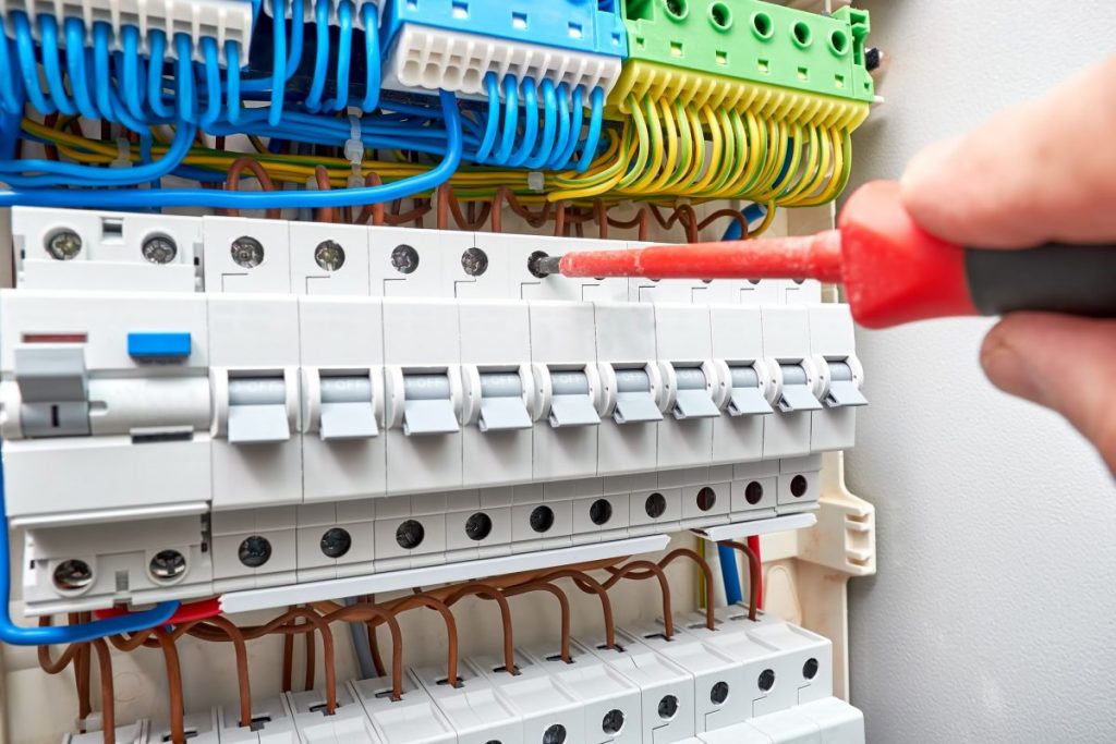 Dépannage électrique en urgence : comment réagir efficacement 