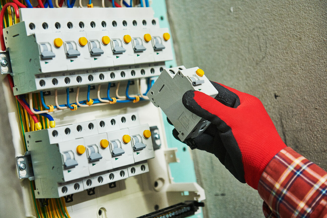 Comment identifier un disjoncteur défectueux et que faire ?