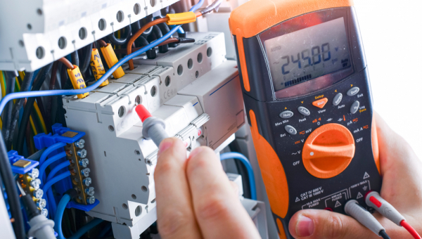 Pourquoi faut-il tester son installation électrique une fois par an ?