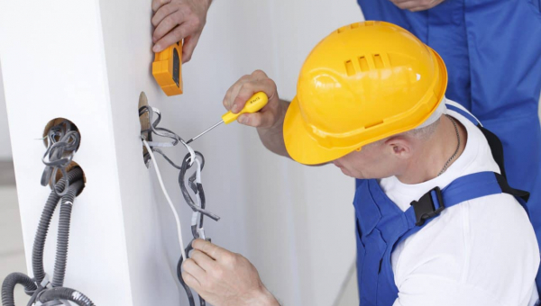 Comment éviter les risques électriques lors de travaux de rénovation à la maison ?