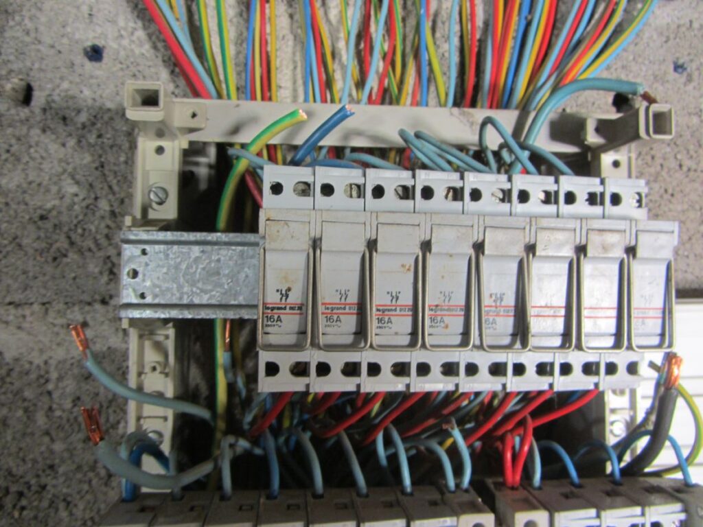 mise-en-conformite-electrique-95