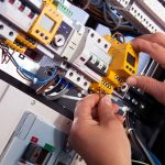 Électricien à Taverny 95 : Que faire en cas de court-circuit ?